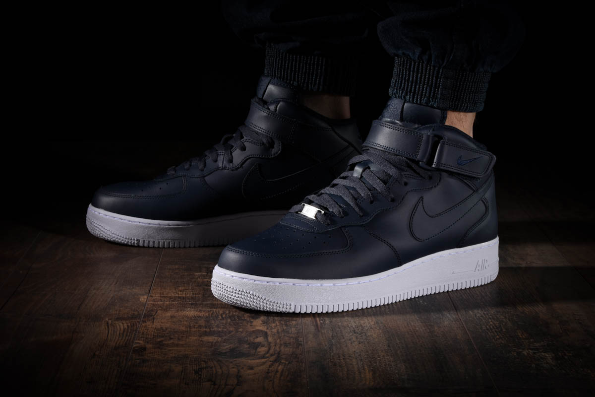 nike air force 1 mid zwart