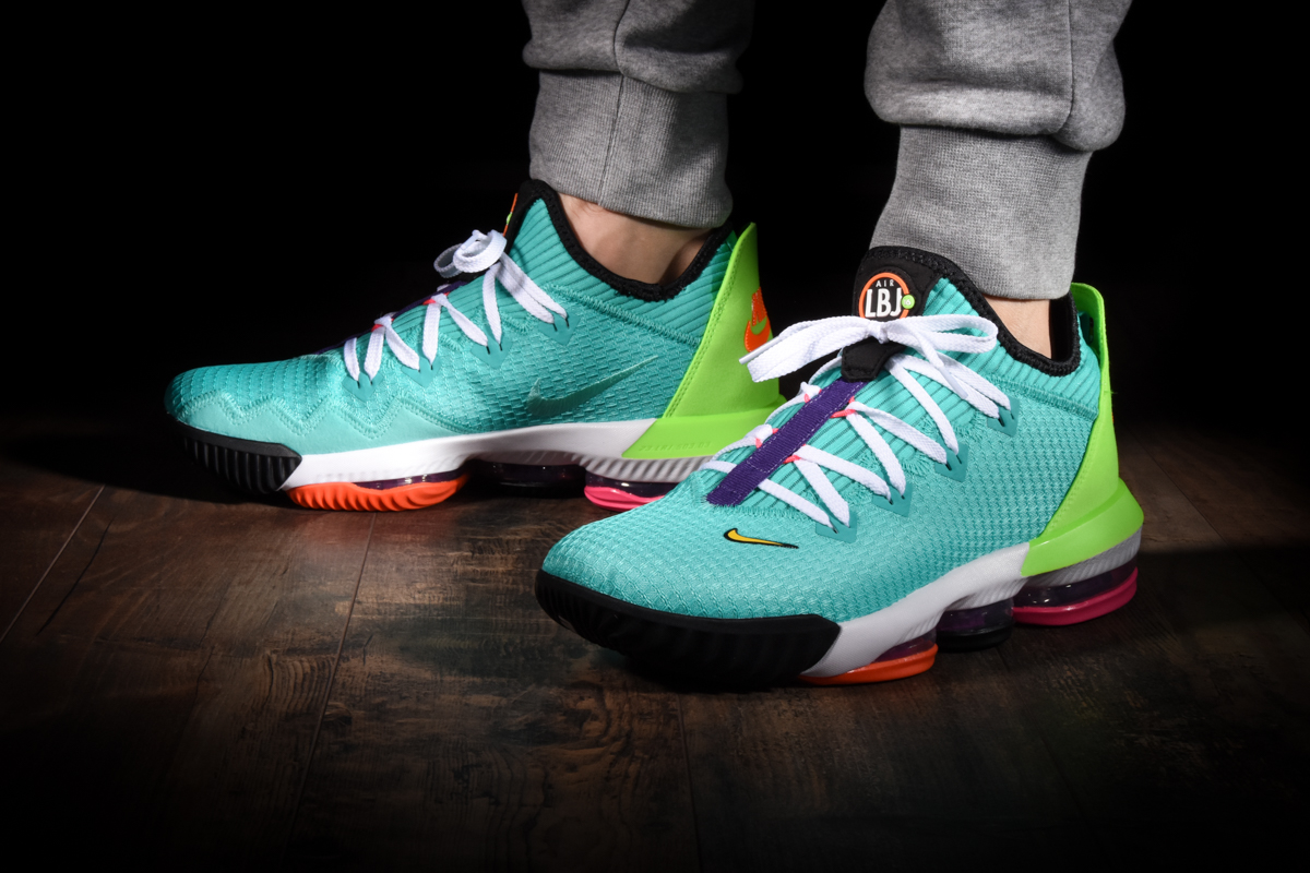 Hyper jade discount lebron 16